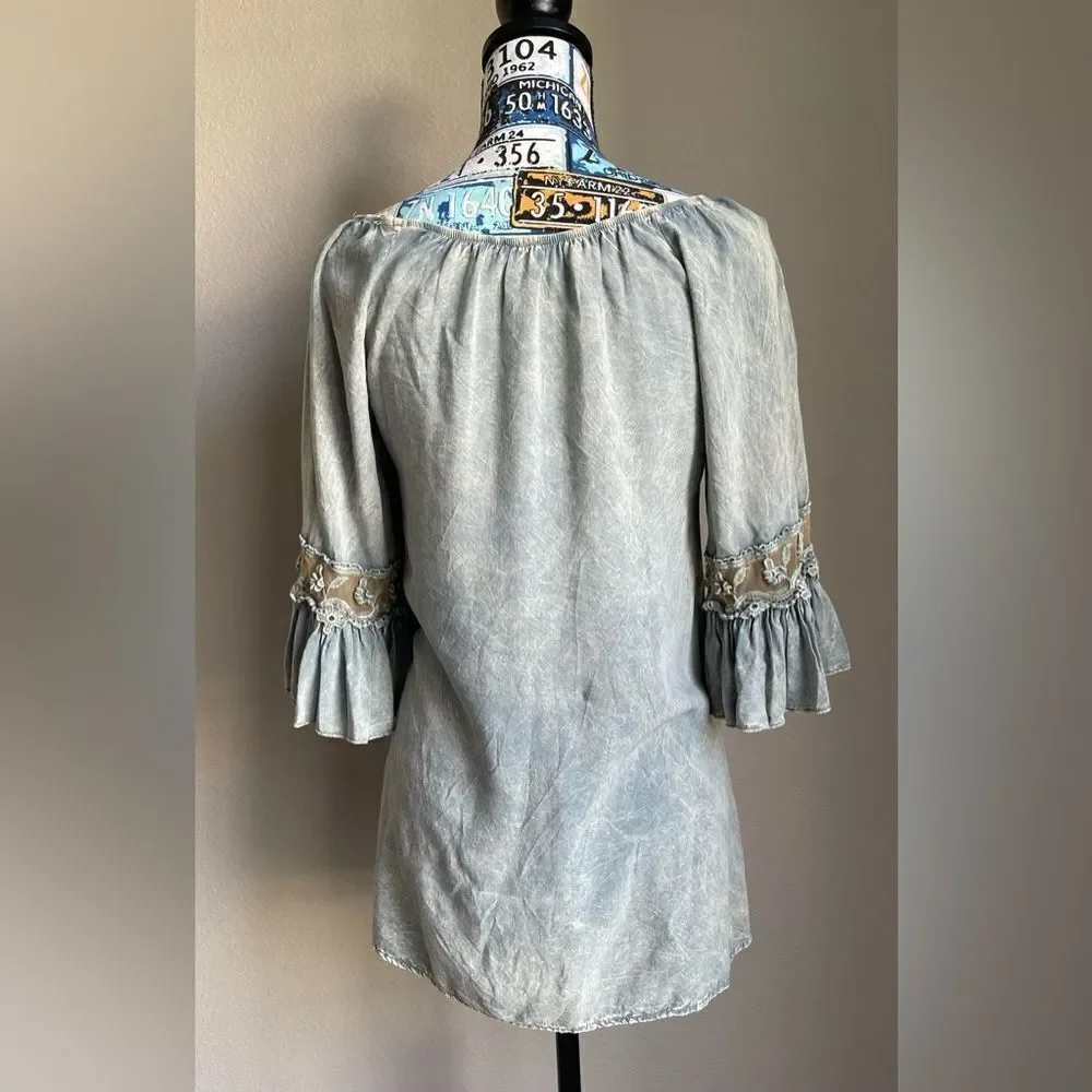 EUC J&M Clothing faded denim blouse with 3/4 sleeve with antique lace accent. - Picture 3 of 5